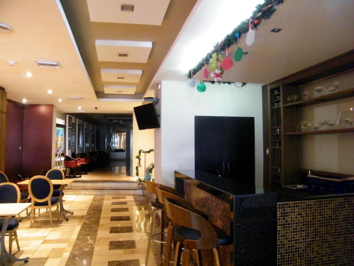 Hotel Ramada Guayaquil Esterno foto