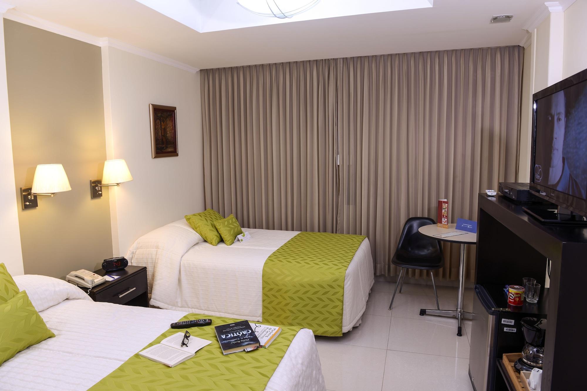 Hotel Ramada Guayaquil Esterno foto