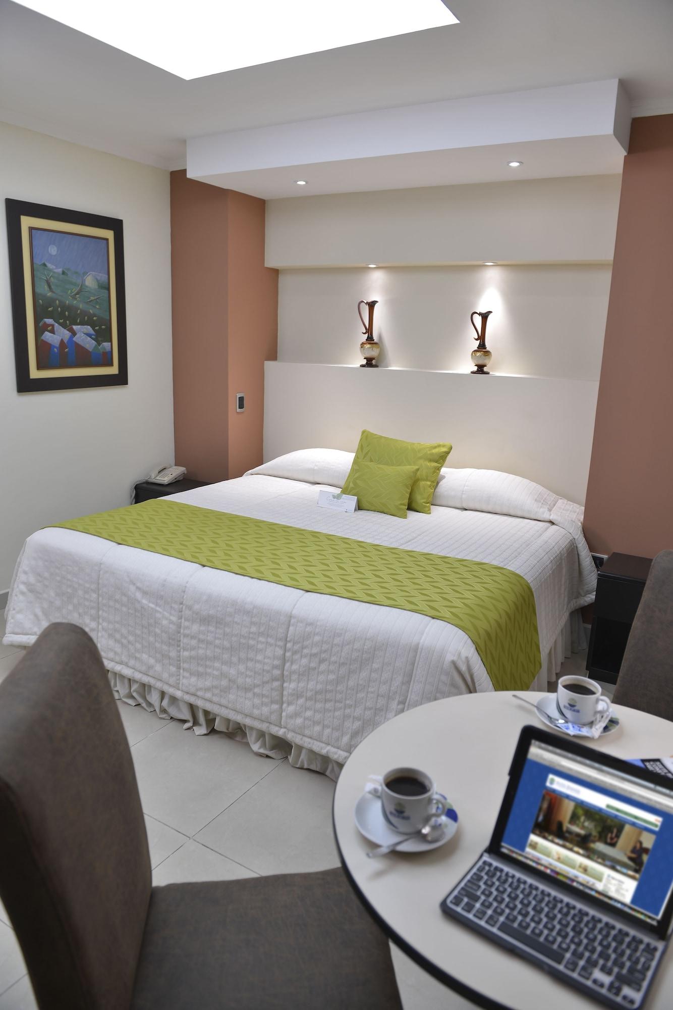Hotel Ramada Guayaquil Esterno foto