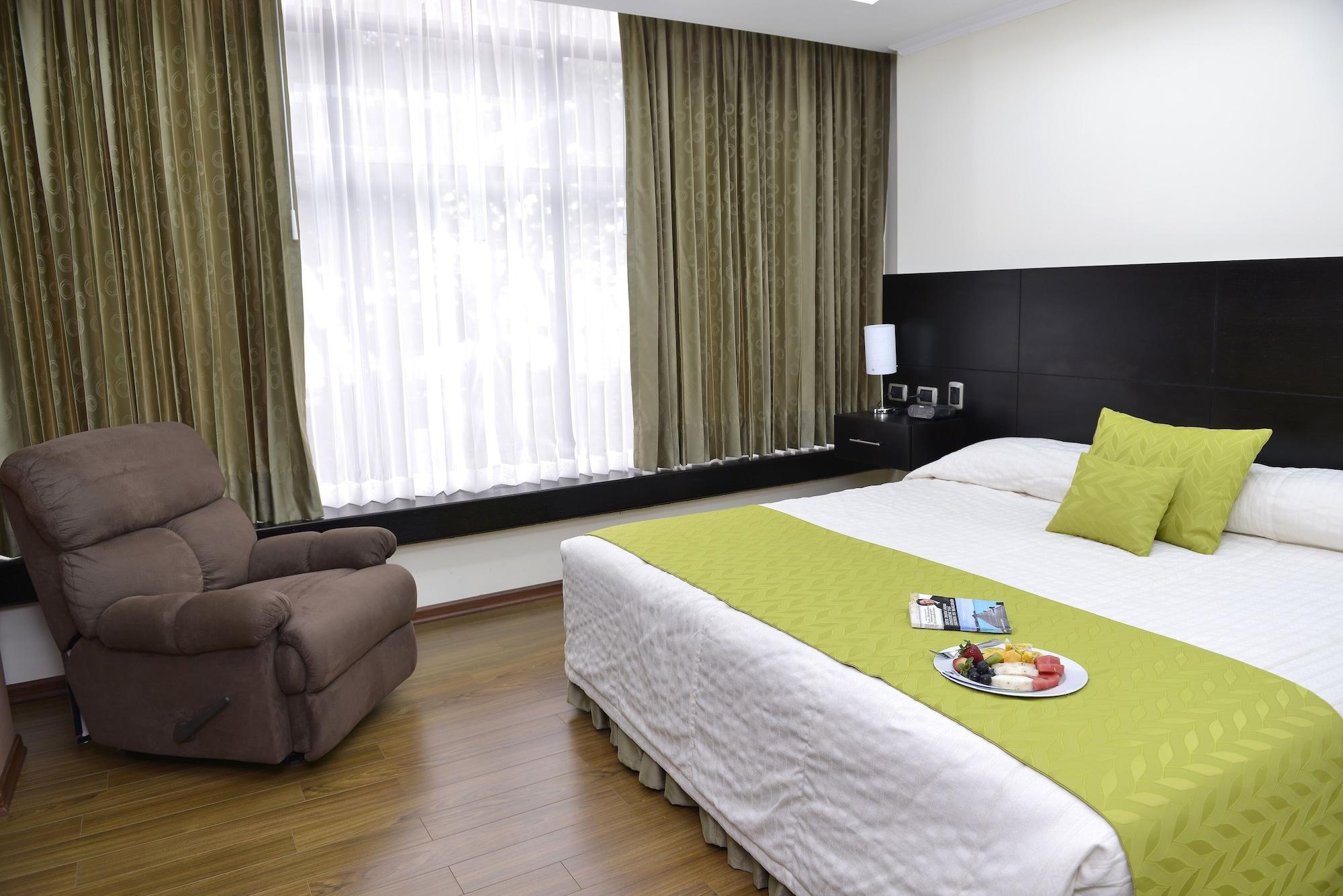 Hotel Ramada Guayaquil Esterno foto