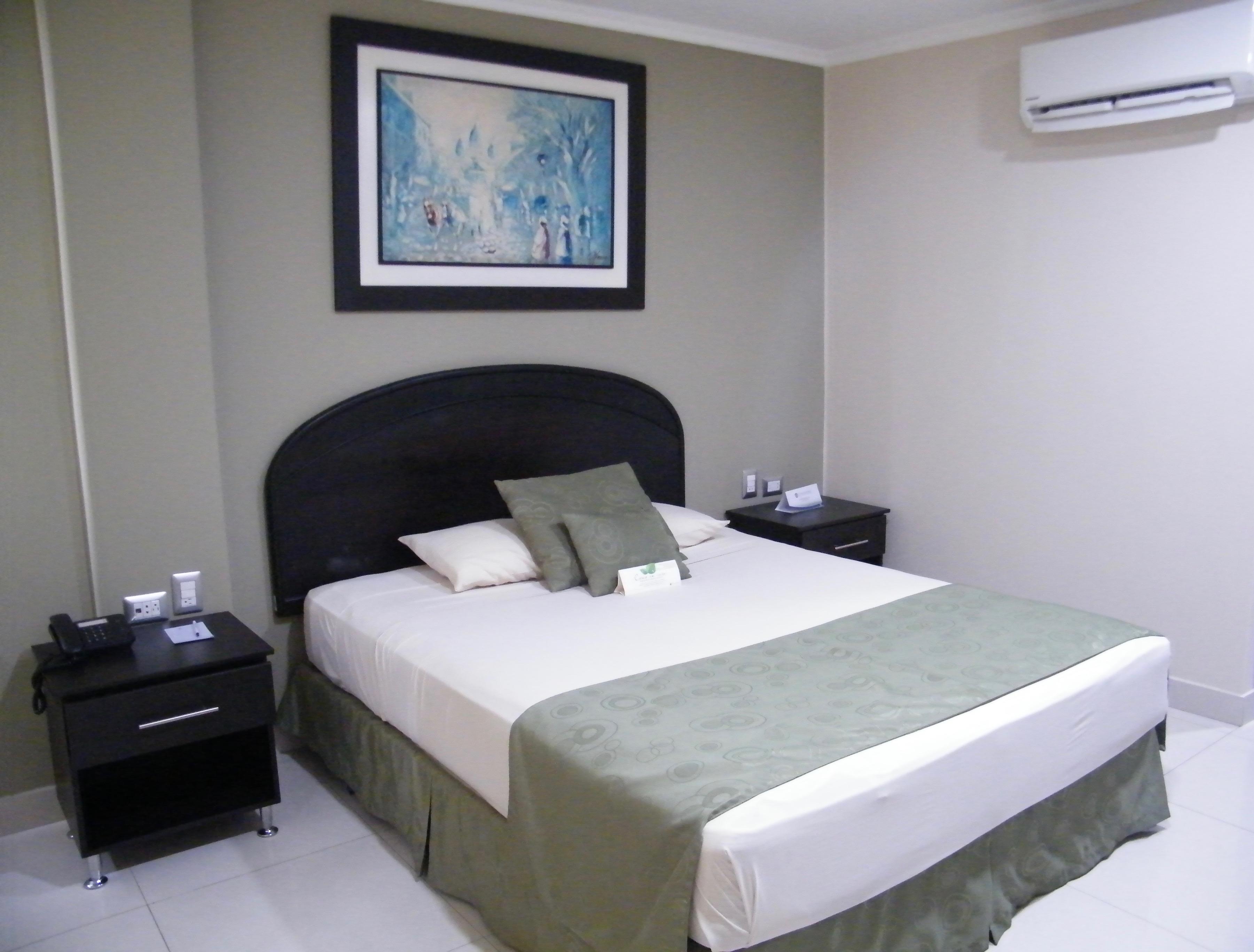 Hotel Ramada Guayaquil Esterno foto