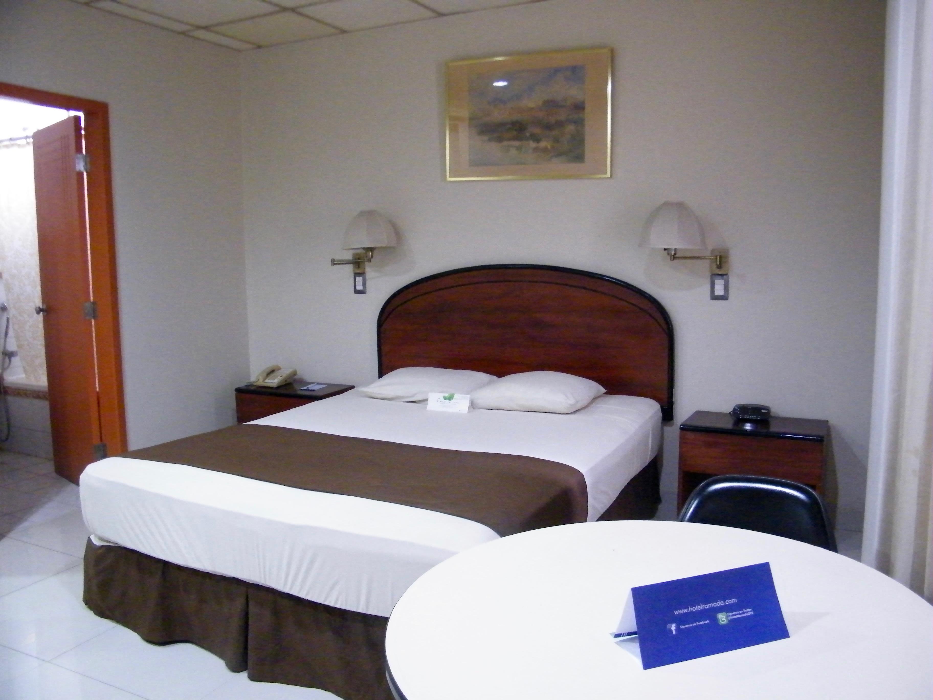 Hotel Ramada Guayaquil Esterno foto