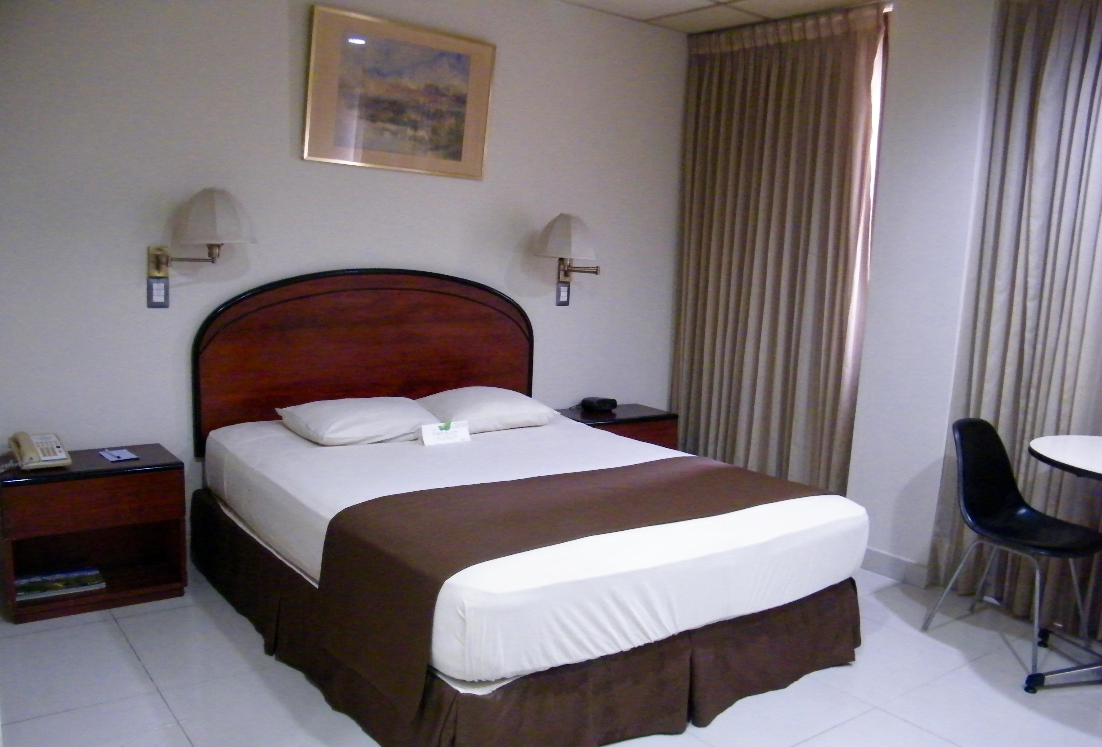 Hotel Ramada Guayaquil Esterno foto