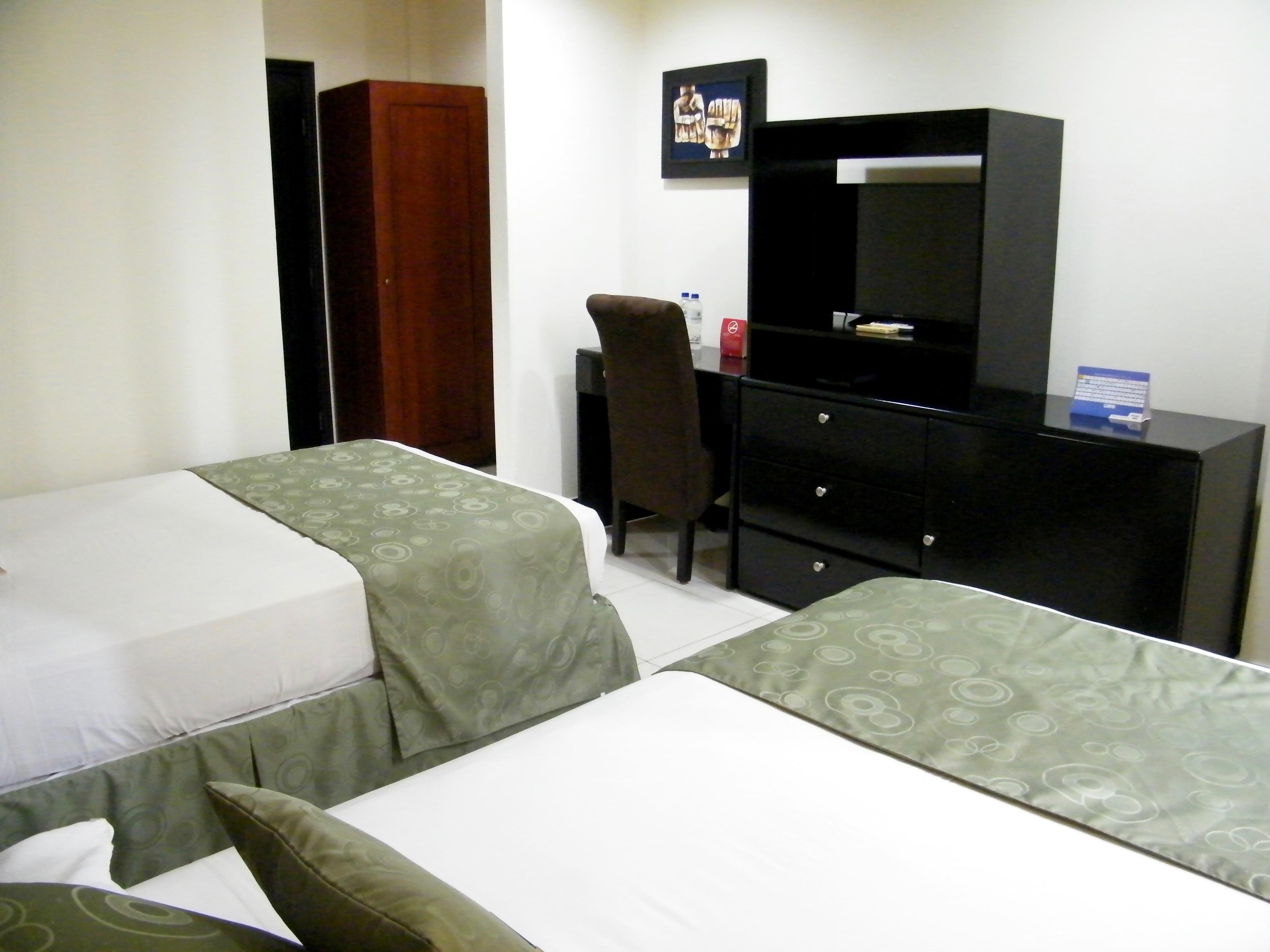 Hotel Ramada Guayaquil Esterno foto