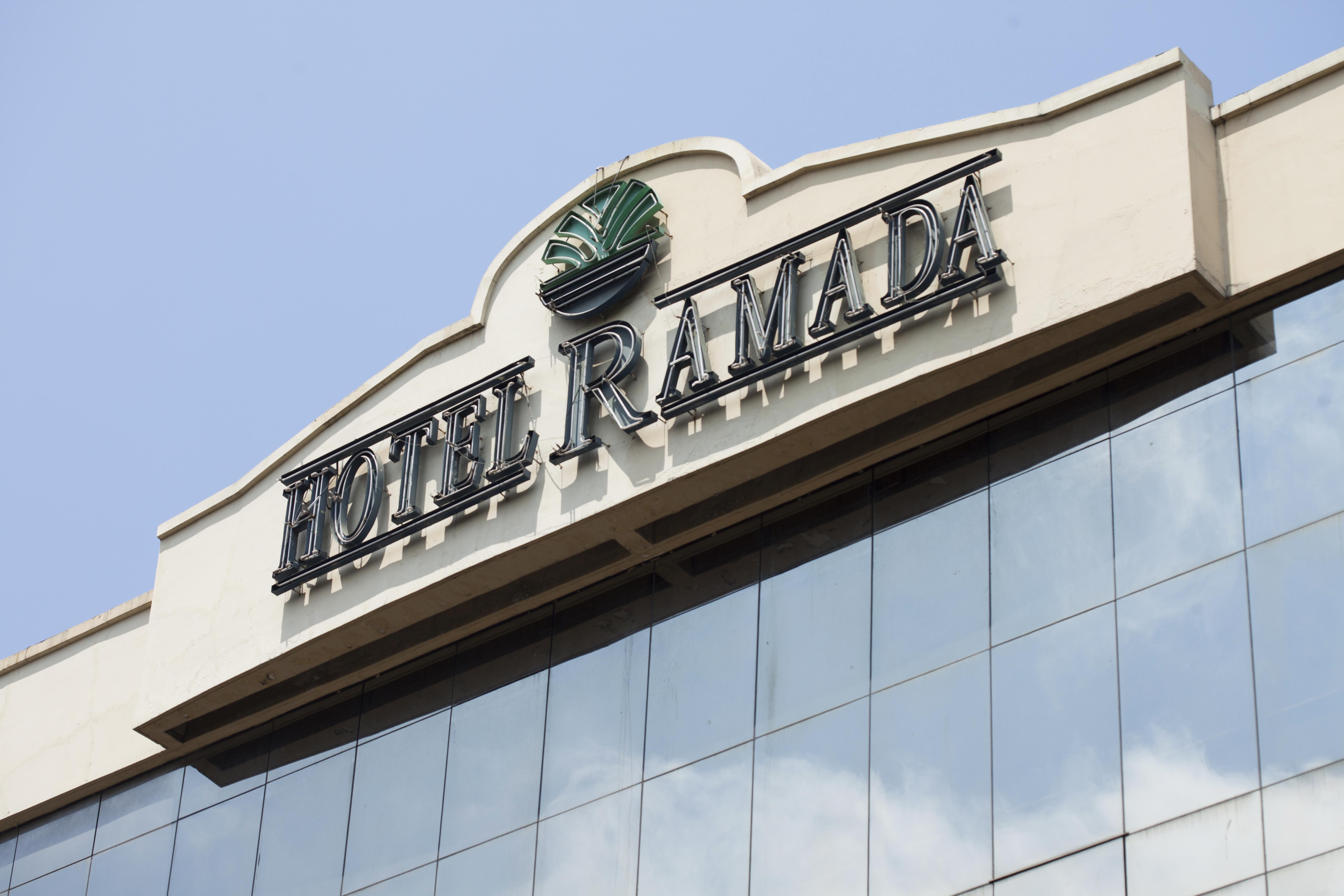Hotel Ramada Guayaquil Esterno foto