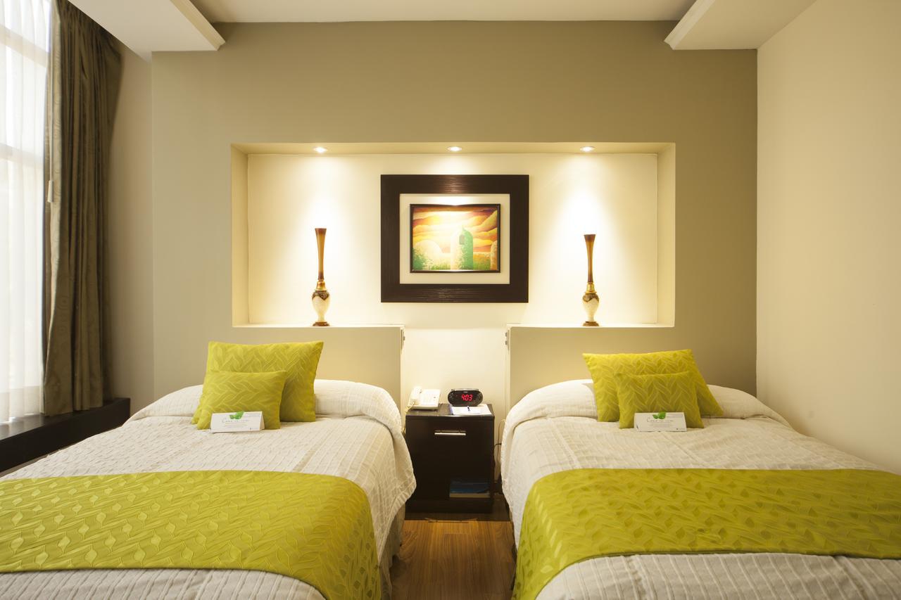 Hotel Ramada Guayaquil Esterno foto